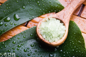 如何用浴盐泡澡,用浴盐洗澡的步骤 如何用浴盐泡澡,用浴盐洗澡的步骤