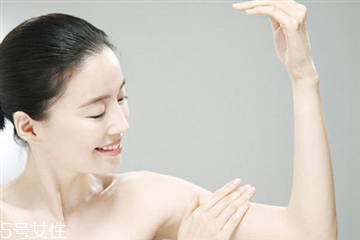 腿上有鸡皮肤用什么产品,腿上有鸡皮肤用什么药可以消除