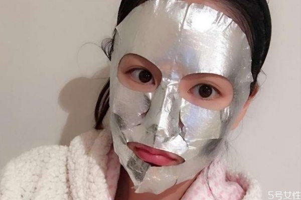 雅诗兰黛钢铁侠面膜功效,雅诗兰黛钢铁侠面膜是金色还是银色的