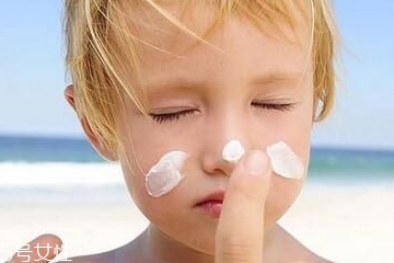 防晒霜变质的表现,防晒霜变质了什么样子 防晒霜变质的表现,防晒霜变质了什么样子