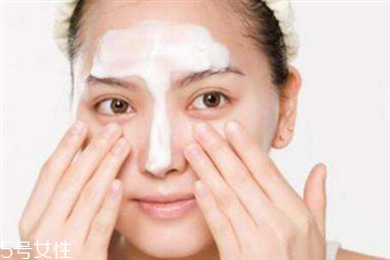 去角质的能天天用吗,去角质的可以经常用吗 去角质的能天天用吗,去角质的可以经常用吗