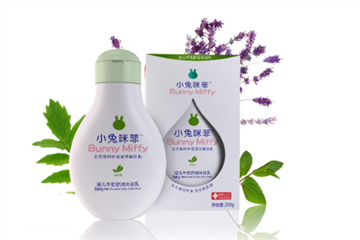 宝宝沐浴露可以洗头吗,宝宝可以用沐浴露洗头发吗