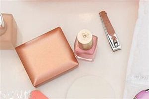 怀孕了是不是什么化妆品都不能用,怀孕了用就不可以用化妆品了吗