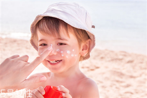 防晒啫喱和防晒霜哪个效果好,防晒霜好还是防晒乳好用