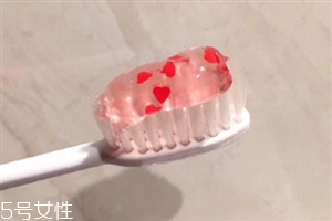 高露洁爱心牙膏好不好,高露洁牙膏超市怎么没有了呢 高露洁爱心牙膏好不好,高露洁牙膏超市怎么没有了呢