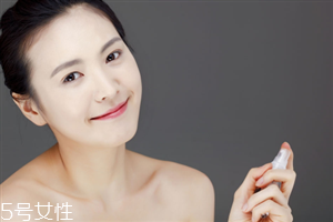 肌底液和精华哪个重要,肌底液和精华哪个重要 肌底液和精华液二选一买哪个