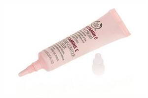 眼霜和眼膜的区别在哪里?,眼霜和眼膜的用法顺序 眼霜和眼膜的区别在哪里?,眼霜和眼膜的用法顺序