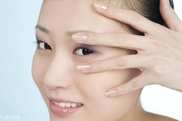 白天要不要涂眼霜,适合冬天用的眼霜