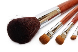 化妆刷可以用吹风机吹吗,化妆刷洗后可以用吹风机吹吗