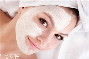 晚上敷完面膜后需要用护肤品吗,晚上做完面膜后要不要涂护肤品 晚上敷完面膜后需要用护肤品吗,晚上做完面膜后要不要涂护肤品