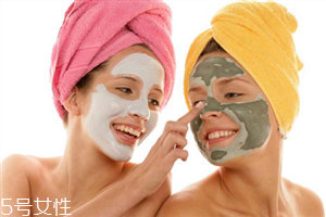 敷完面膜后脸痒是怎么回事,敷面膜的时候脸上有点痒是怎么回事