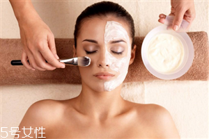 面膜多大年龄可以用,紧致面膜适合什么年龄 面膜多大年龄可以用,紧致面膜适合什么年龄
