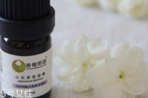 精油的作用和功效,玫瑰精油的功效和作用