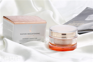 ahc素颜霜怎么用,ahc面霜是日用还是夜用 ahc素颜霜怎么用,ahc面霜是日用还是夜用