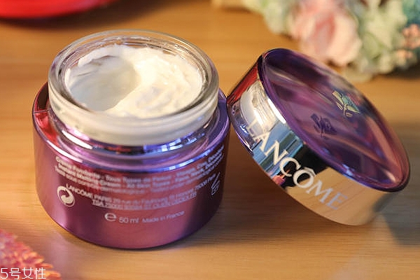 雪颜靓肤霜,雪肌亮颜精华液