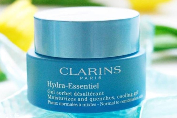 娇韵诗面霜搓泥是什么原因,娇韵诗的霜为什么会搓泥