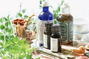 什么是基础油和精油是一样的吗,基础油和精油区别