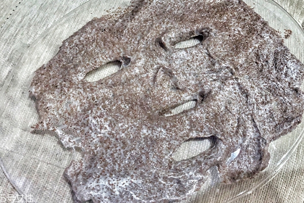 油性皮肤海藻面膜搭配什么使用,海藻面膜可以加精油吗