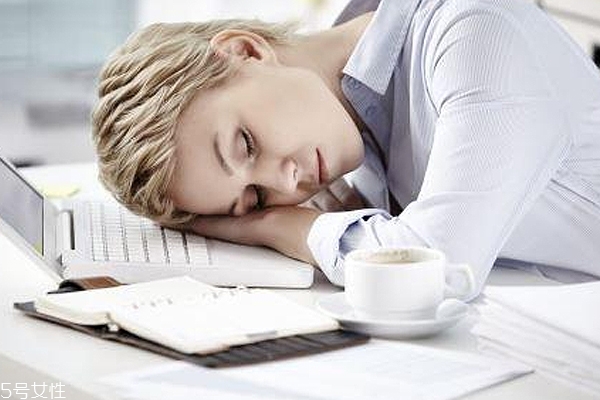 午睡的时候需要卸妆吗,午睡要卸妆吗只睡一个半小时