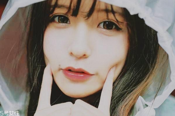 如何判断护肤品是否吸收,护肤品完全吸收是什么样 如何判断护肤品是否吸收,护肤品完全吸收是什么样