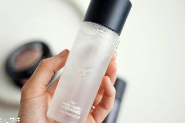 mac的定妆喷雾怎么用,mac定妆喷雾喷头怎么打开