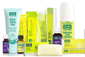 茶树精油可以直接涂脸上吗?,茶树精油可以直接涂在脸上吗