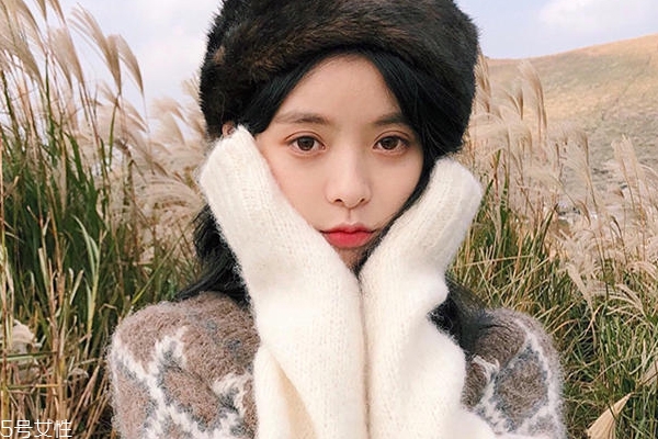 敷面膜之前需要用精华吗,敷面膜前要用精华液吗