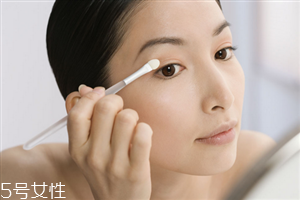 为什么最近脸上有红血丝了,天生脸上有红血丝是什么原因