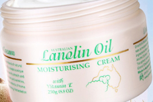 马油和芦荟胶哪个对皮肤更好,芦荟胶是油性的么