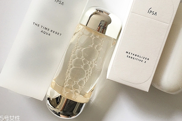 爽肤水有必要买很贵的吗,爽肤水要用便宜的还是贵的 爽肤水有必要买很贵的吗,爽肤水要用便宜的还是贵的