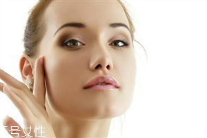 眼霜和素颜霜先用哪一个,素颜霜和面霜哪个先用 眼霜和素颜霜先用哪一个,素颜霜和面霜哪个先用