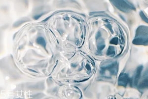 曲酸护肤品的功效和作用,曲酸的作用和功效是什么护肤成分