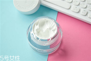 素颜霜太干怎么办,素颜霜之后脸还是很干怎么办
