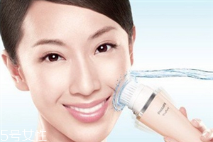 洁面刷头怎么使用,剃须刀洁面刷头怎么用 洁面刷头怎么使用,剃须刀洁面刷头怎么用