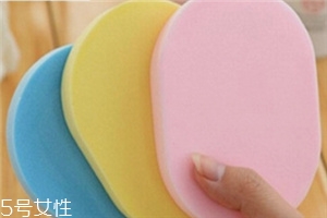 海绵洗脸扑洗脸好吗,洗脸扑洗脸好吗?洗脸扑好还是手洗脸好 海绵洗脸扑洗脸好吗,洗脸扑洗脸好吗?洗脸扑好还是手洗脸好