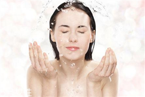 用热水洗脸对痘痘好吗,热水洗脸可以祛痘吗