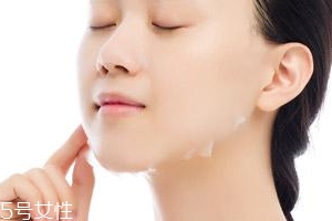 长痘痘可以敷玻尿酸面膜吗,脸上有痘痘能用玻尿酸补水面膜吗