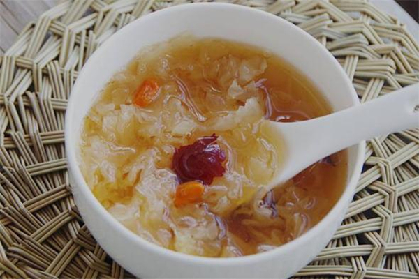 银耳汤怎么煮好喝(如何炖银耳汤好喝)