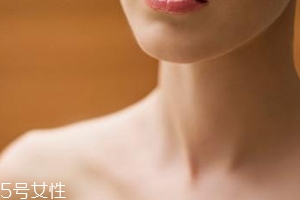 颈纹是怎么来的,脖子上有纹是怎么回事