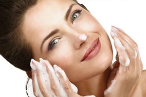 皂基洁面好还是氨基酸洁面好,皂基洁面和氨基酸洁面的区别