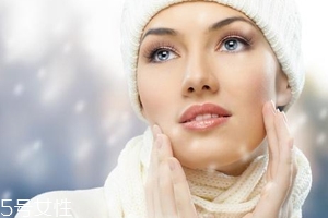 冬天用乳液还是面霜,冬天是用霜还是用乳