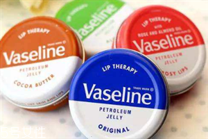 凡士林可以涂嘴唇吗?吃下去,凡士林涂在嘴唇上可以吃东西吗