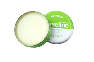 凡士林涂嘴唇的好处,用凡士林涂嘴唇有什么危害嘛 凡士林涂嘴唇的好处,用凡士林涂嘴唇有什么危害嘛