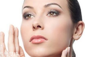 美白精华可以长期使用吗,长期用美白精华好不好