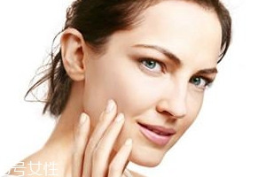 怎样使用精华液正确方法,脸部精华液的正确使用方法