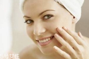 精华水的正确使用方法你用对了吗,精华水有什么成分是不好的