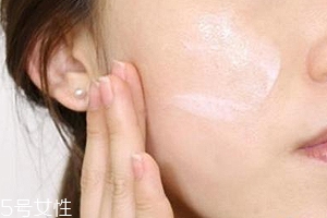 面霜的涂抹方法,面霜的涂法