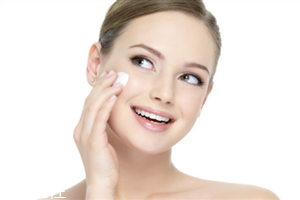 面霜用哪个好,面膜是早上用好还是晚上用好