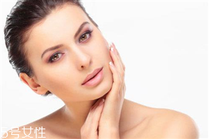 保湿霜啥时候用,面霜什么时候用好