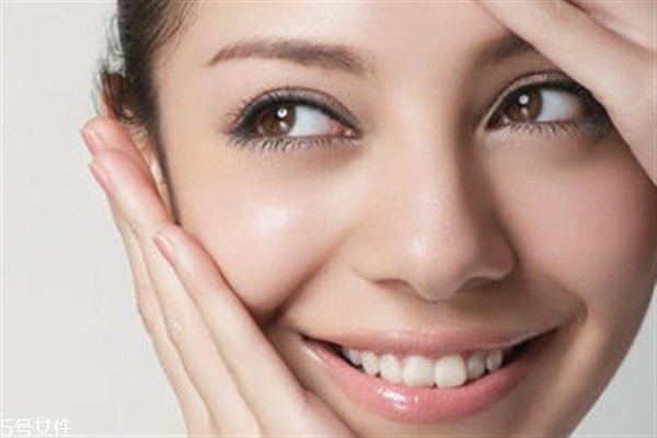 怎么去除脂肪粒眼睛周围,怎么去除脂肪粒最有效的方法 怎么去除脂肪粒眼睛周围,怎么去除脂肪粒最有效的方法